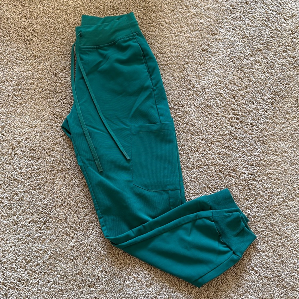 Mandala scrub joggers forest green with pockets